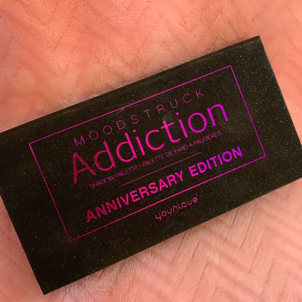 Younique Addiction Palette